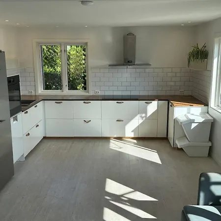 Newly Renovated In Center Apartment